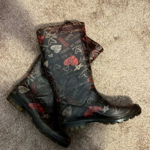 COACH Poppy rain boots. Size 7 - Picture 2 of 4